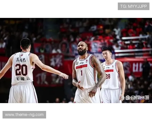 CBA季后赛激烈角逐 上海男篮挑战广东争夺四强席位